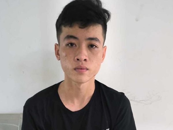 Nam thanh niên vờ hỏi mua vàng rồi cướp, bỏ chạy