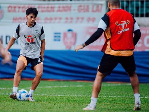 VFF gọi cầu thủ 16 tuổi lên tuyển, HAGL muốn giữ đấu vòng 1 V-League