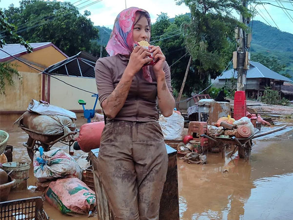 Cô giáo Yên Bái lấm bùn ăn mì tôm gây sốt mạng là ai?