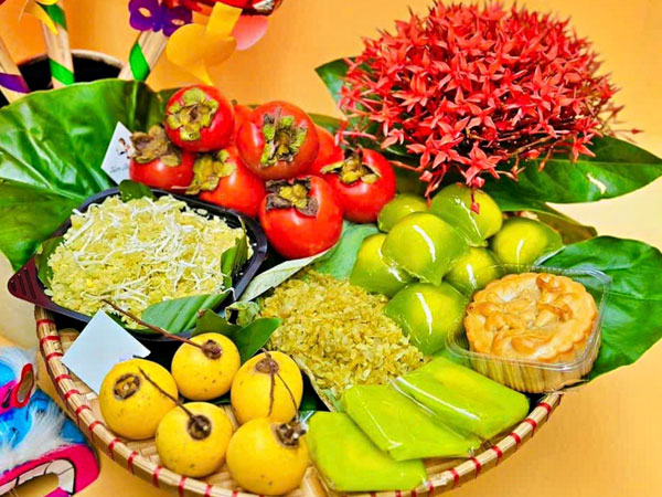 Mâm cúng rằm tháng 8 năm 2024 đơn giản và đầy đủ gồm những gì?