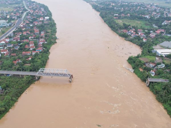 Thủ tướng chỉ đạo xây cầu Phong Châu mới an toàn trong mọi điều kiện mưa lũ