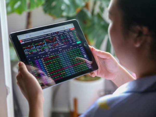 Chọn cổ phiếu chờ sóng cuối năm