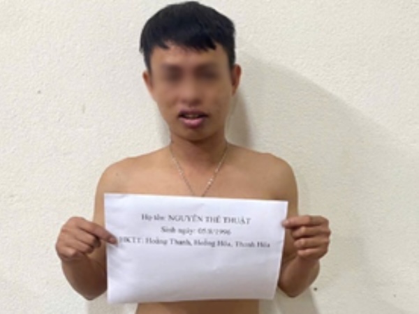 Hỗn chiến từ việc to tiếng khi mời bia