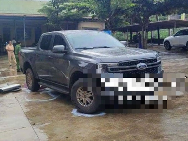 Phụ huynh chạy xe vào trường tông tử vong 1 học sinh