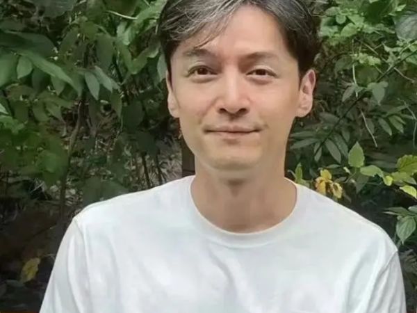 Hoàng tử showbiz bị chê trông như ông lão 70 tuổi