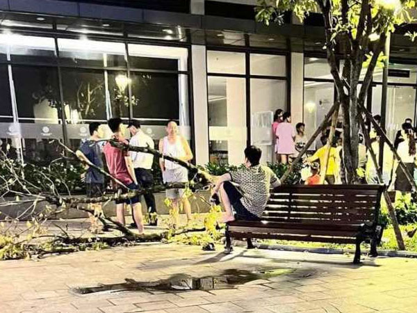 Hà Nội: Người phụ nữ bỏ rơi bé gái sơ sinh ở sảnh nhà chờ chung cư rồi rời đi nơi khác