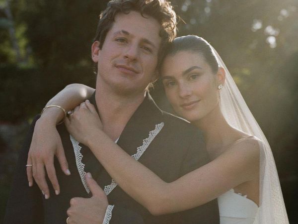 HOT: Charlie Puth chính thức cưới bạn gái 'thanh mai trúc mã'