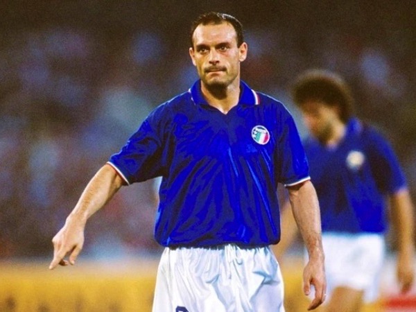 Vua phá lưới World Cup 1990 qua đời ở tuổi 59