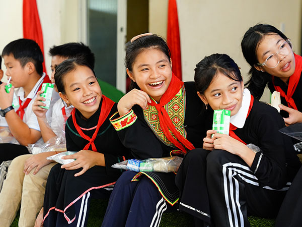 Vinamilk tổ chức nhiều hoạt động Trung thu cho trẻ em mọi miền