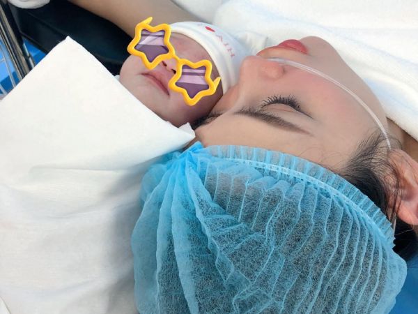 Võ Hoàng Yến thông báo sinh con đầu lòng