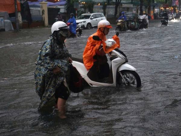 Dự báo thời tiết 19/9/2024: Bão số 4 khiến miền Trung mưa to như trút