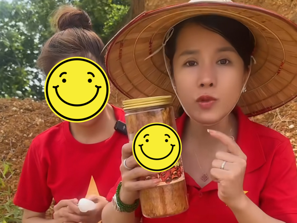 Bà Nhân Vlog ngồi ăn uống nhồm nhoàm quảng cáo bán hàng giữa điểm làm từ thiện bị chỉ trích dữ dội