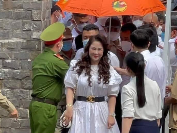 Bà Phương Hằng hiện đang ở đâu sau khi được ra tù trước thời hạn?