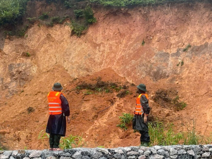 Lo sợ lở núi trong đêm, Quảng Trị di dời khẩn cấp hơn 80 hộ dân