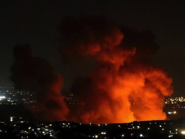 Hezbollah dội loạt tên lửa, Israel tấn công phủ đầu