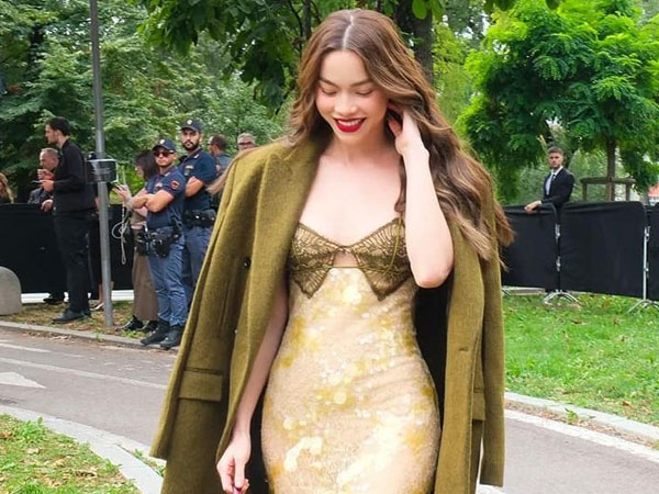 Phản ứng của Hồ Ngọc Hà khi đi sự kiện, nhiều khán giả nước ngoài không biết cô là ai