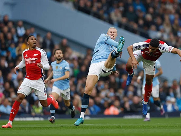Haaland cán mốc 100 bàn, Man City thoát hiểm phút 90+8