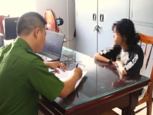 Thiếu niên 13 tuổi bị nhóm côn đồ 'nhí' chém tử vong ngay tại nhà riêng