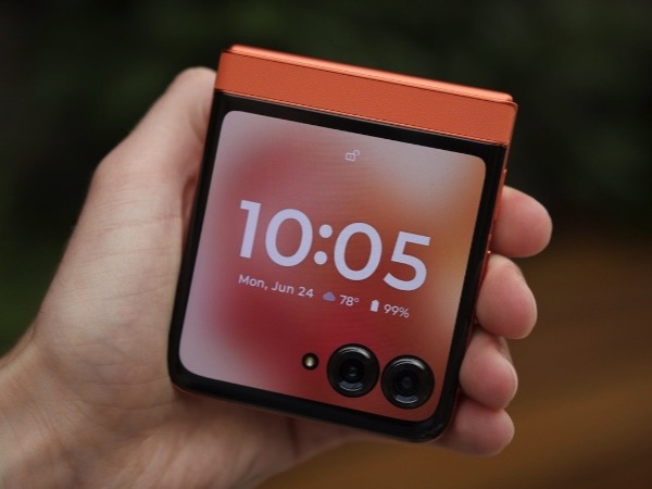 Motorola chuẩn bị ra mắt phiên bản điện thoại nắp gập Razr giá rẻ 12 triệu đồng