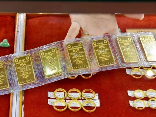 Giá vàng miếng SJC bật tăng lên 83,5 triệu đồng/lượng, vàng nhẫn đắt kỷ lục