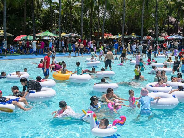 Chủ quản Công viên văn hoá Đầm Sen nổi tiếng nợ thuế hơn 100 tỷ đồng