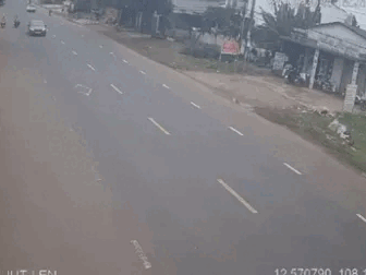 Đi bộ qua đường, nam sinh lớp 12 bị xe tải tông tử vong tại chỗ