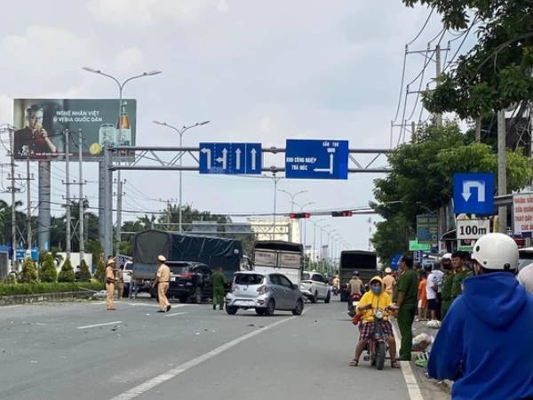 Công an thông tin vụ kẻ cướp ôtô tông hàng loạt xe trên đường làm 2 người chết