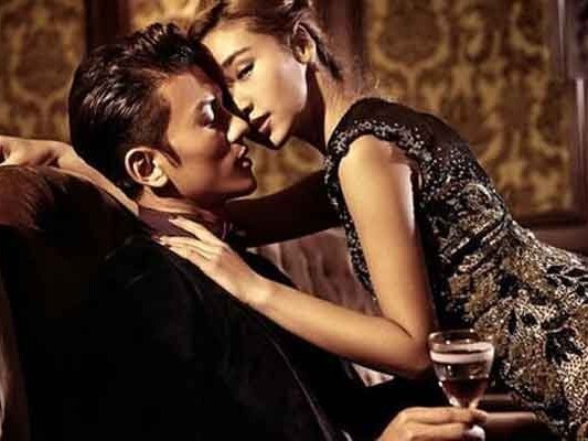 'Trai bao' khóc nghẹn vì quý bà hồi xuân chơi chiêu 'vắt chanh bỏ vỏ'