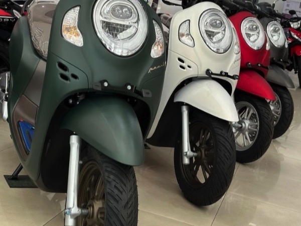 Xe ga Honda về Việt Nam giá 35,5 triệu đồng đẹp hoài cổ, xịn ngang Air Blade, rẻ như Vision