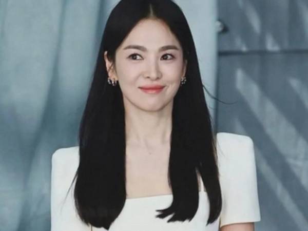 Đường tình duyên trắc trở của Song Hye Kyo trước cuộc ly hôn chấn động