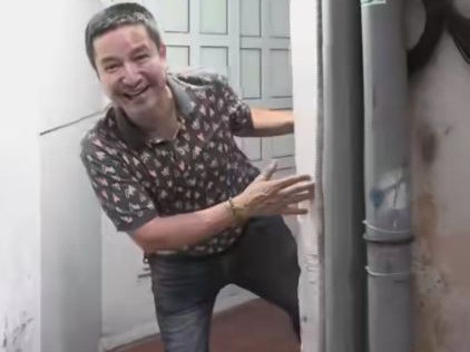 NSƯT Chí Trung sống một mình, ngõ vào nhà như đi vào hầm mộ