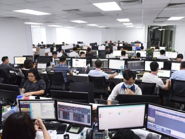 'Nóng' cuộc đua tăng vốn của công ty chứng khoán