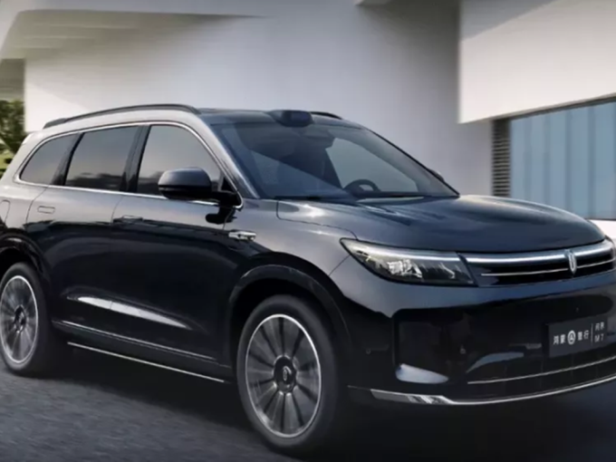 Aito M7 2924 giá rẻ, từ 127 triệu đồng 'bán chạy như tôm tươi'