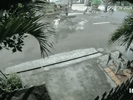 Nam shipper bị hành hung dã man vì đâm phải trẻ đang chơi trượt patin dưới lòng đường
