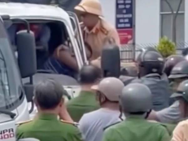 Người mẹ ngã quỵ khi nghe tin con trai 15 tuổi bị tài xế 'ngáo đá' tông tử vong ở Cần Thơ: 'Tôi không tin mình đã mất con vĩnh viễn'