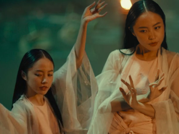 Vì sao Gen Z đua nhau bắt trend điệu múa 'quỷ thần' rùng rợn của Tấm?