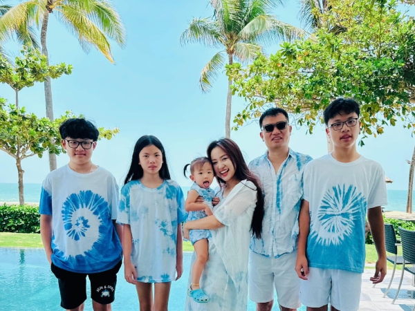 Vân Hugo: 'Tôi biết ơn cả những người con riêng của chồng tôi'