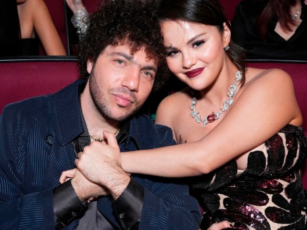 Selena Gomez chia tay bạn trai sau 1 năm bên nhau?