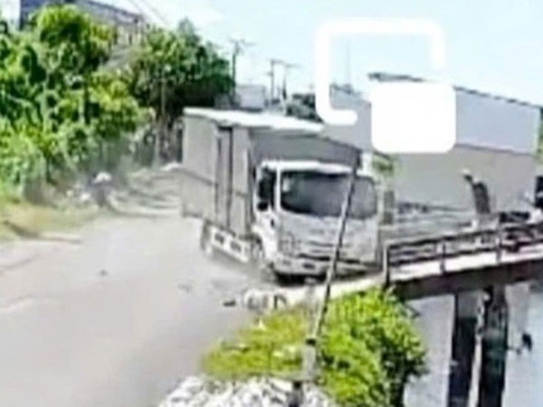 Khởi tố tài xế xe tải chạy quá tốc độ, tông đứt lìa 2 chân nữ sinh
