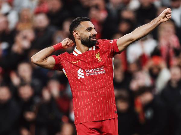 Salah rực sáng, Liverpool đánh bại Bologna