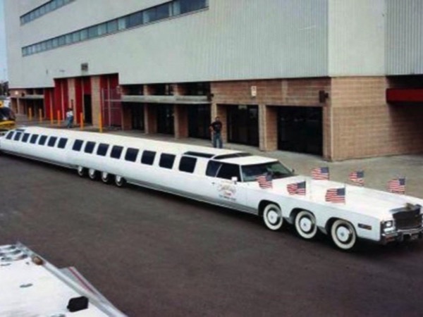 Từ siêu xe dài nhất TG đến đống sắt vụn: Câu chuyện bi thảm của chiếc limousine tích hợp 'sân bay'