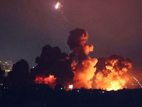 Giao tranh dữ dội: Hebollah đẩy lùi Israel ở phía Nam Lebanon, Tel Aviv nhắm vào cơ sở hạt nhân Iran