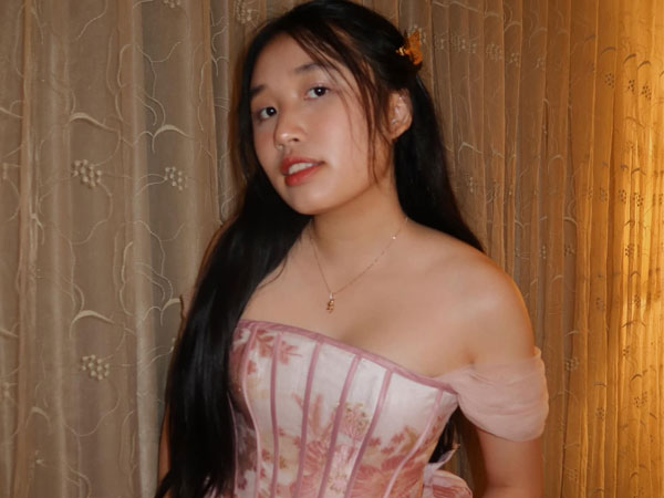 Jenny Huỳnh công khai người yêu hút gần 3 triệu người xem nhưng lại gây tranh cãi?