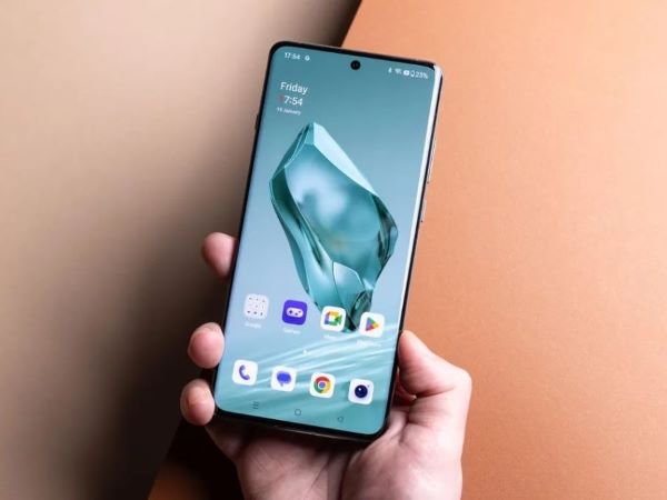 OnePlus 13 có thể 'vượt mặt' Google và Samsung nhờ viên pin khổng lồ