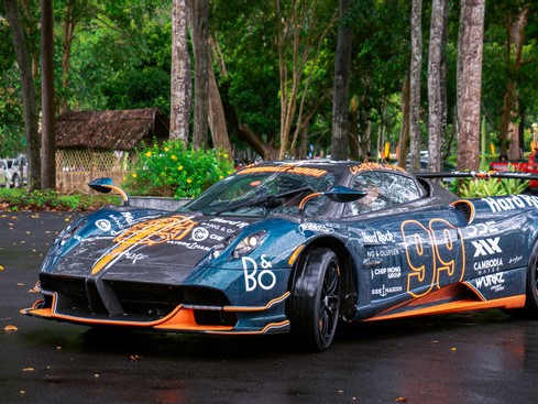 Siêu xe Pagani Huayra giá hơn 123 tỷ đẳng cấp hơn "thần gió" của Minh Nhựa?