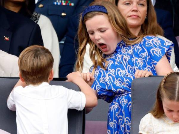 Không phải Công chúa Charlotte, đây mới là người chị có thể 'trị' được Hoàng tử siêu quậy Louis trong các sự kiện hoàng gia