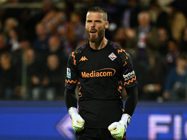De Gea đẩy 2 quả phạt đền giúp Fiorentina thắng AC Milan, fan MU tiếc nuối