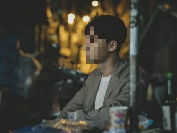 Thanh niên tiết lộ chuyện sex tập thể và bị nhiễm HIV: Chuyên gia chỉ rõ nguy cơ lây nhiễm