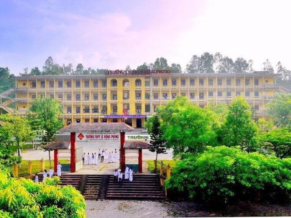 Hi hữu: Đang trượt thành đỗ... thủ khoa do lỗi 'hoàn toàn không cố ý'