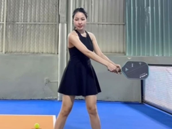 Gia nhập Pickleball muộn, hot girl Trâm Anh để lại điểm nhấn
